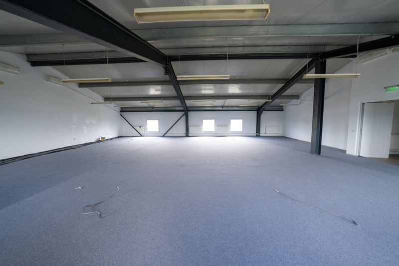 575 m²